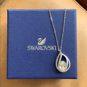 Swarovski Pendant Necklace • Brand New